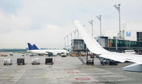 普吉岛国际机场