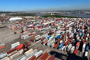 南非港被堵集装箱船超百艘，将持续到明年2月